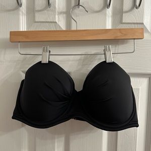 Black strapless top with optional halter 
Victoria secret 36D